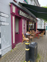 Ennis Gourmet Store food