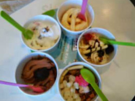 Yogurtland food