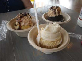 Gigi's Cupcakes food