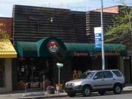 Bagels On Broadway outside