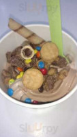 Yogurtland food