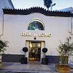 Lena Al Lomo outside