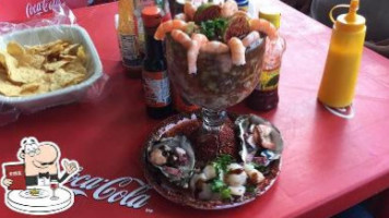 Mariscos Los Tumbados food