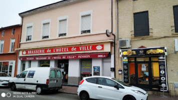 Brasserie De L'hôtel De Ville outside