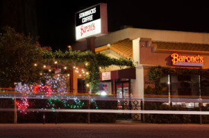 Barone's Pizzeria Woodland Hills outside