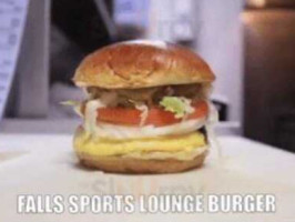 Falls Sports Lounge food