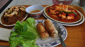 New Pai Lin food
