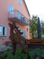 Gasthof Zum Hirschenwirt outside