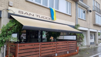 San Tucci outside