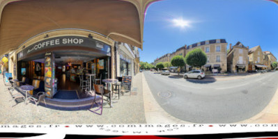 French Coffee Shop outside