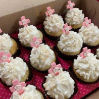 Smallcakes Cupcakery And Creamery food