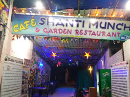 Cafe Shanti Munch inside