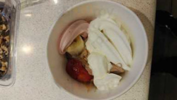 Yogurtland food