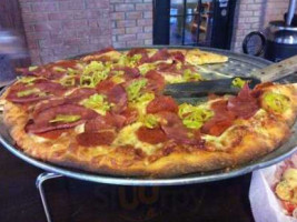 Wise Guys Pizzeria food