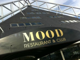 MOOD Club outside