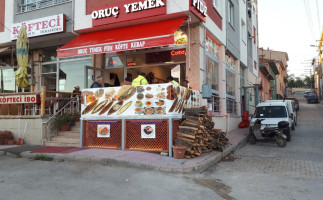 Oruç Yemek outside