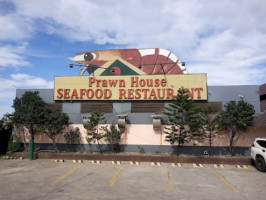 Prawn House Suites And outside