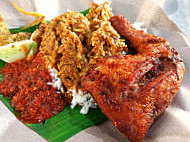 Liekin Nasi Kukus Kelate food