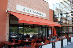 Ô Café Gourmand inside