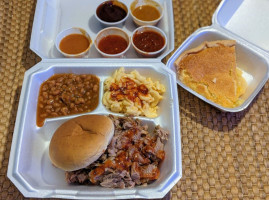 Ragin' Hog Bbq food