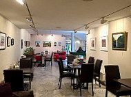 Art Cafe Bistro inside
