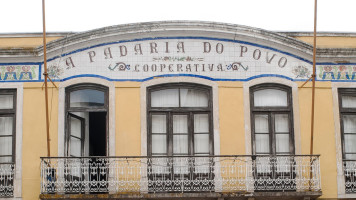 A Padaria Do Povo inside