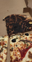 Le Pizz’burg Hez Val food