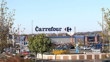 Carrefour Tours Saint Pierre Des Corps outside