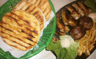 Kafana Mali Raj food