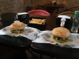 Buenos And Burguers food