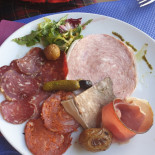 La Cave A Cochon Dentro