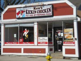 Ken's Kickin' Chicken outside