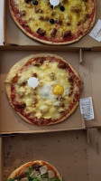 Pizza Bonici food