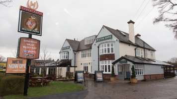 Milton Arms outside