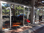 Melange Cafe outside