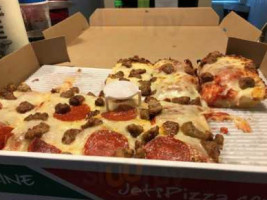 Jet's Pizza food