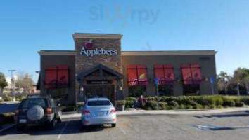 Applebee's Grill outside