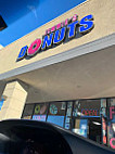 Jennie's Donuts outside