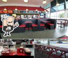 Burger Station inside