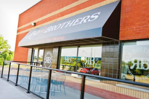 The Rad Brothers Sportsbar and Taphouse outside