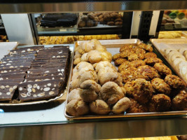 Nino D'Aversa Bakery food