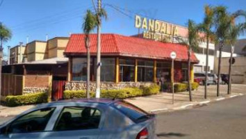 Dandalia outside