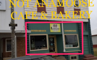 Anamoose Bakery/cafe outside