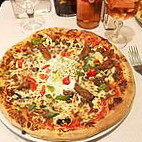 Pizza Venizia food