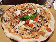 Pizzeria Clo food