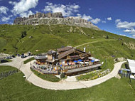 Rifugio Fodom outside