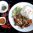 Khrua Tida Ahan Pa food