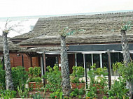 Le Pilotis Tahiti Beach Club outside