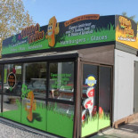 Willy's Frites outside