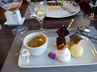 Hotel Kyriad Prestige Restaurant food